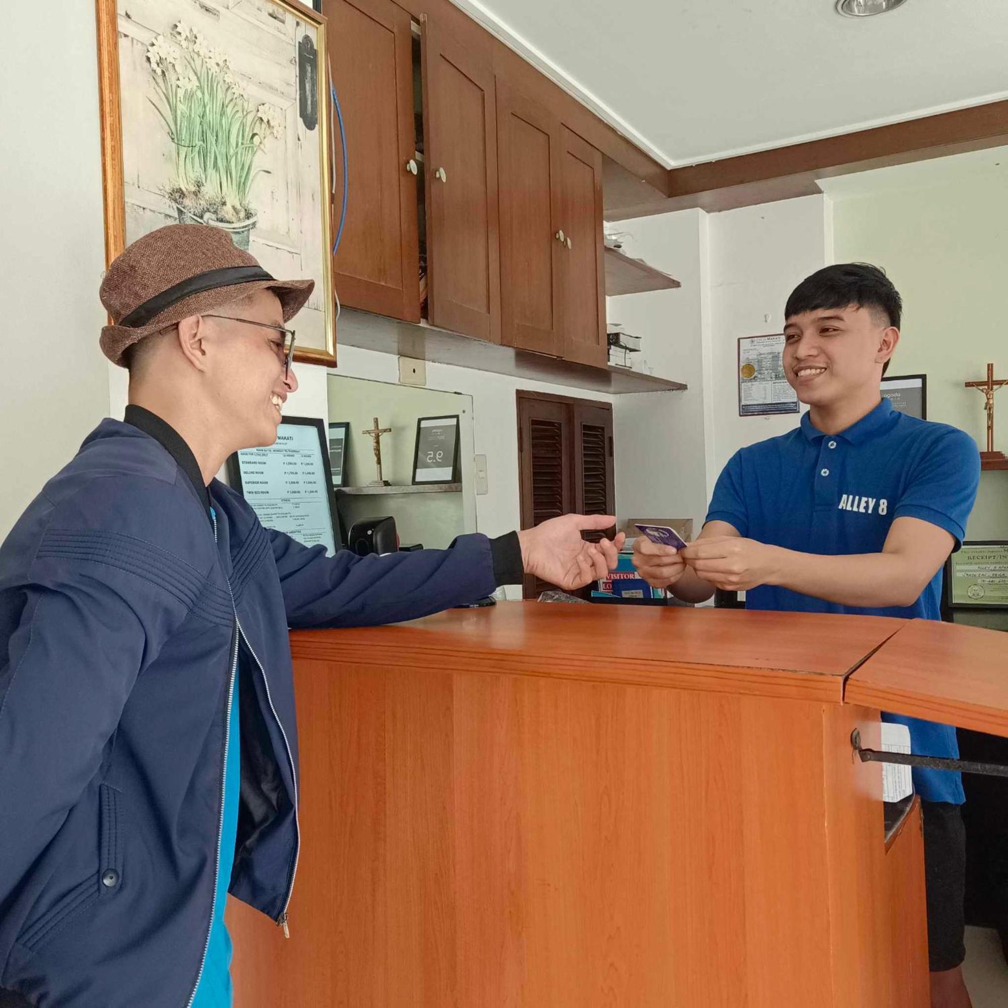 Alley 8 Makati Makati City Zewnętrze zdjęcie