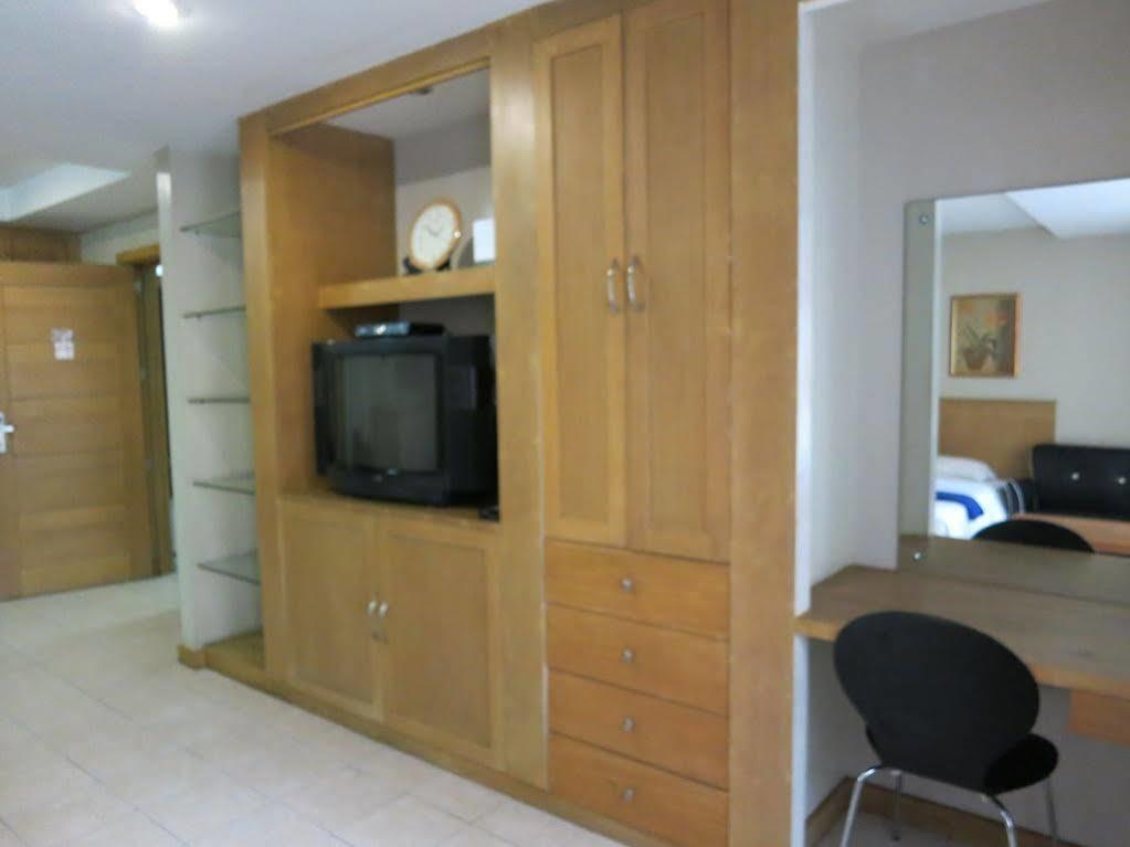 Alley 8 Makati Makati City Zewnętrze zdjęcie